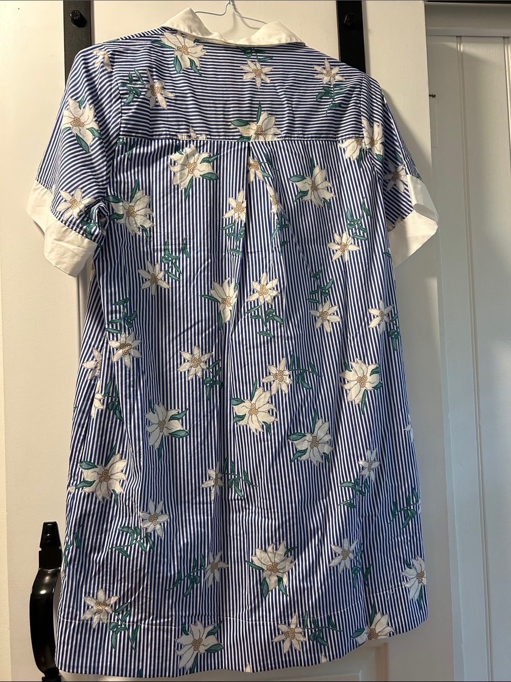 Blue Striped Floral Short-Sleeve dress -NWT - Picture 2 of 4